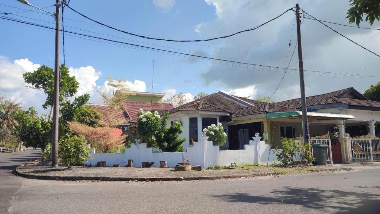 Pulai Field Aa Homestay Kangar Dış mekan fotoğraf